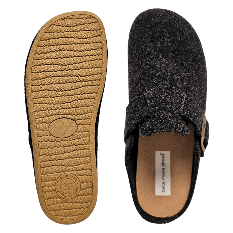 Dos zapatillas Bella Moda gris antracita, una con suela de goma antideslizante, la otra con plantilla