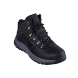 Bota Skechers negra para hombre, vista frontal angulada, con cordones y parte superior de cuero impermeable