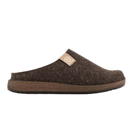 Zapatilla de hombre Rohde de fieltro suave color moca, vista lateral con etiqueta de marca discreta